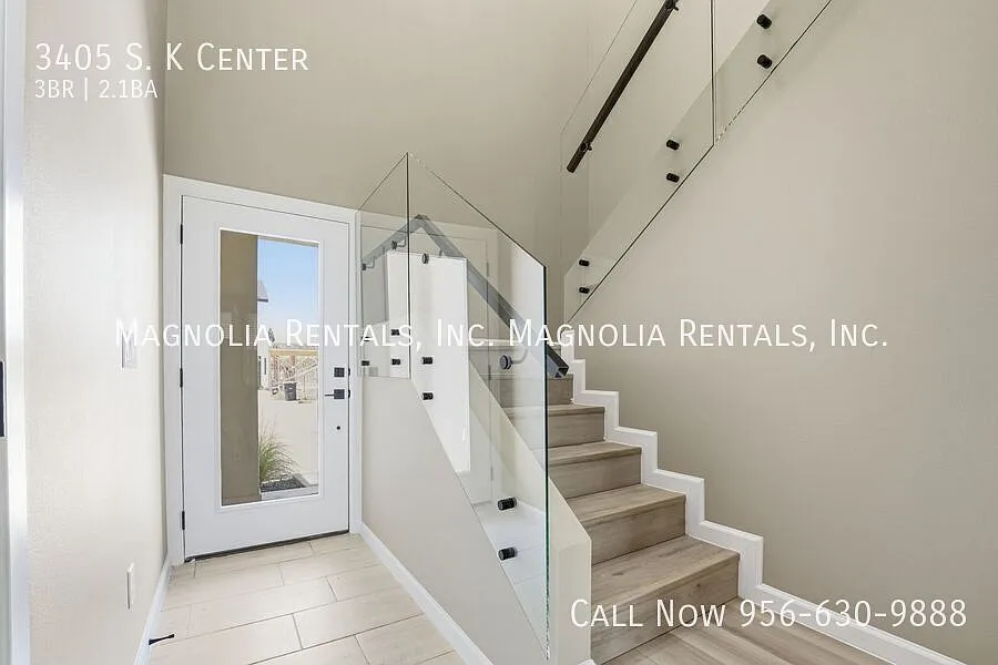 Brand New Townhouse in McAllen with 2 Car Garage — Photo 2