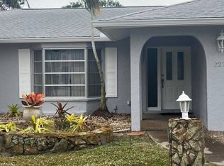 2275 Pine View Cir, Sarasota, FL 34231