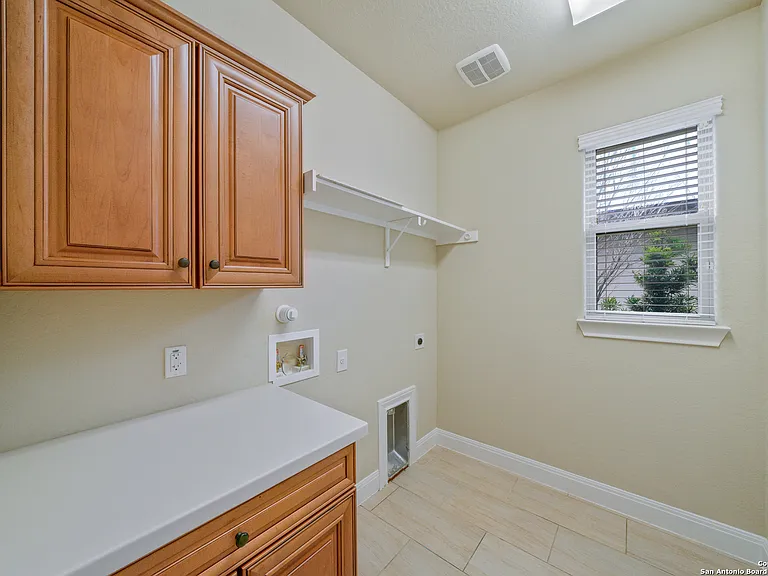 42 Avalon Park — Photo 30