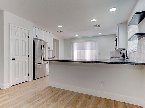 4th image of 8765 First Lady Ave