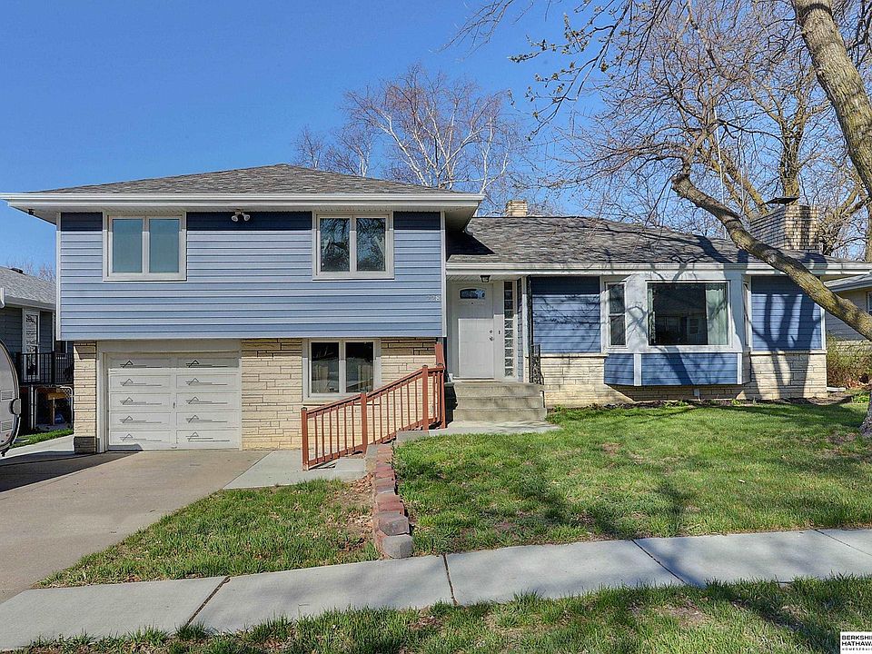 1st image of 228 Wesgaye St