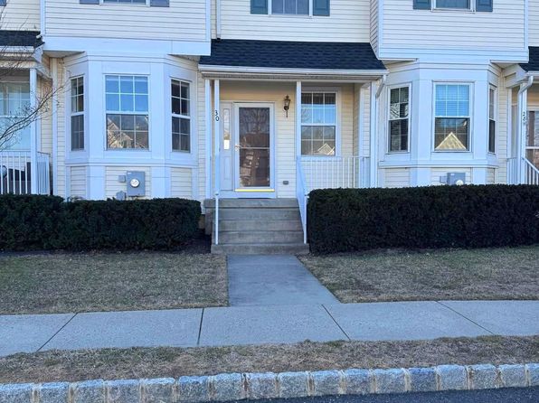 30 Amesbury Ct