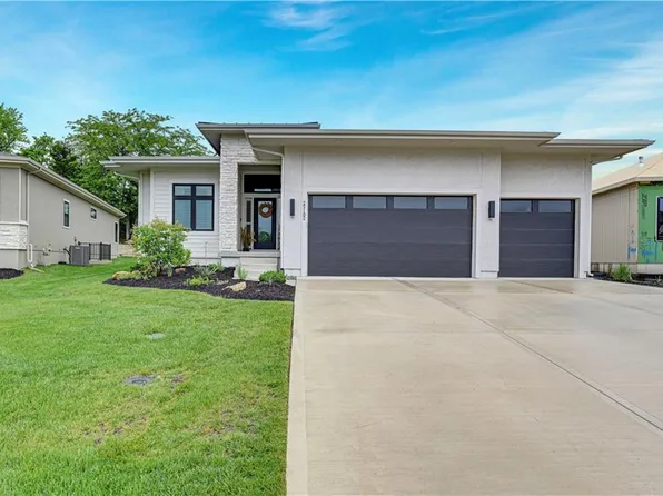 25102 W 98th Pl, Lenexa, KS 66227