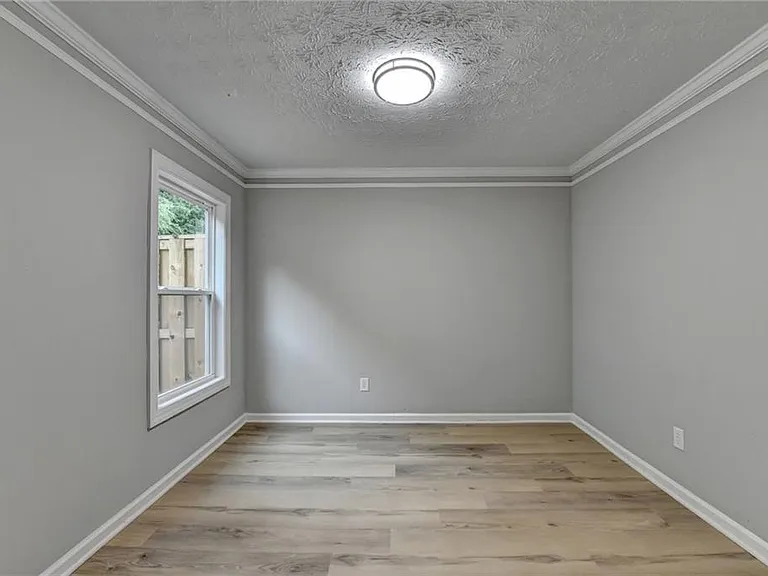 3876 Meadow Creek Dr — Photo 14