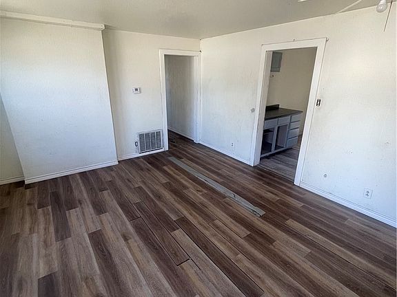3rd image of 1733 Karen Dr