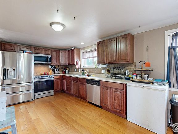 5th image of 2504 W 7th St
