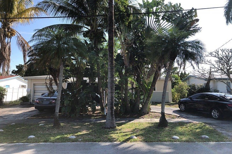 1st image of 3910 NW 33rd Ave