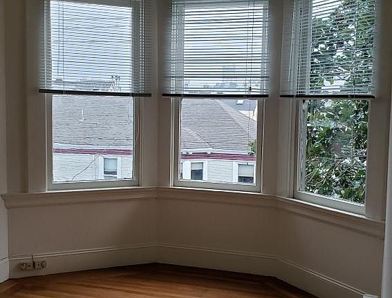2nd image of 3045 Steiner St