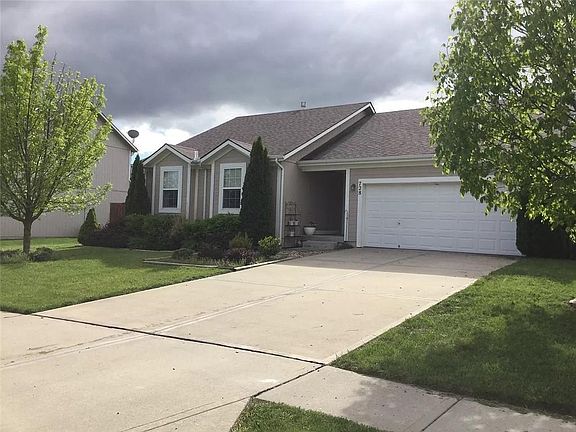 2nd image of 728 Sunset Dr