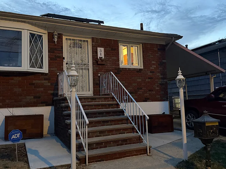1746 S Railroad Ave — Photo 1