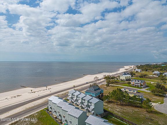 3rd image of 707 W Beach Blvd #707