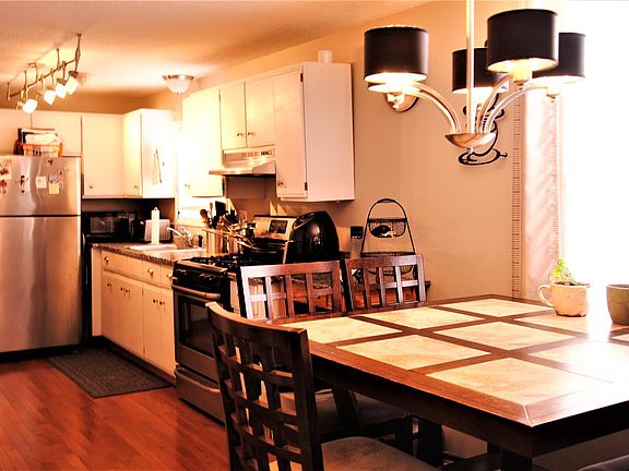 Eating area in kitchen