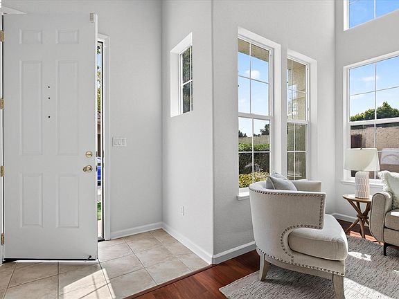 3rd image of 4252 Escudo Ct
