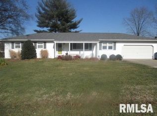 208 Golf Ln, Centralia, IL 62801