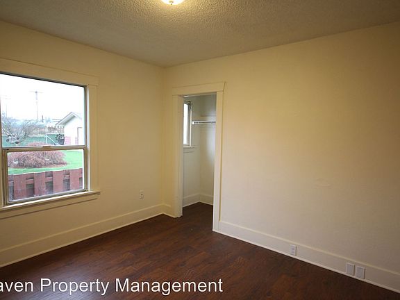 4th image of 1530 J St SE
