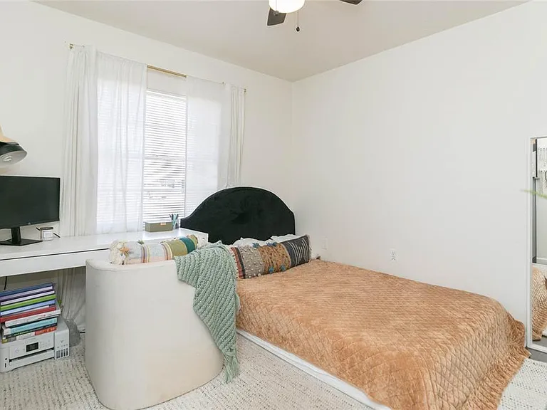 1612 Berkshire Dr — Photo 14