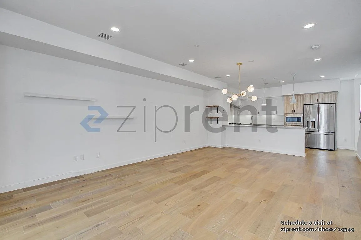 3 bed, 3.5 bath, 1883 sqft, $5,295 — Photo 3