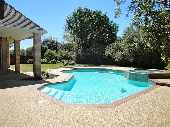 Huge Yard with Pool and Spa