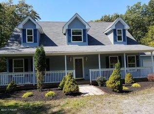 595 Whippoorwill Dr, Bushkill, PA 18324