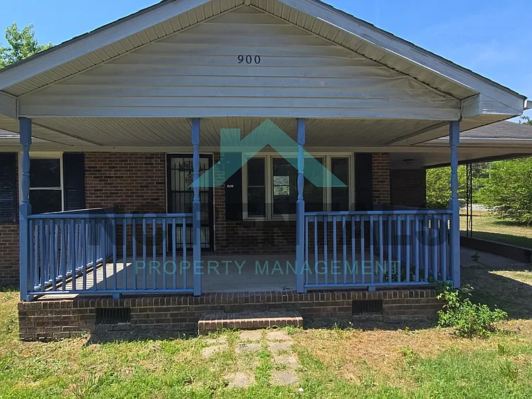 900 Greenwood Blvd — Photo 2