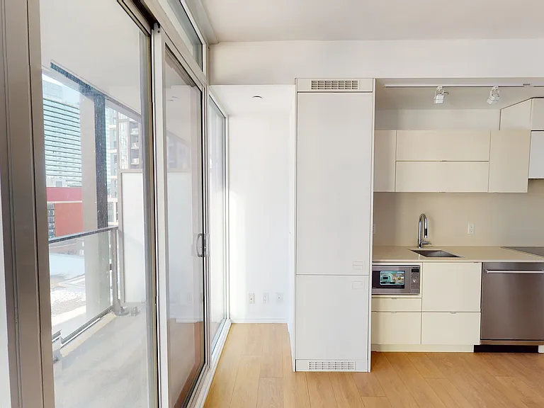 125 Peter St #1212 — Photo 9