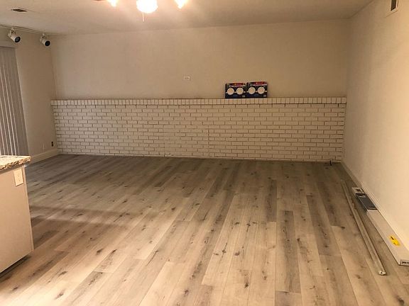 4th image of 140 Park Sharon Dr