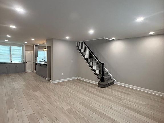 4th image of 6019 N 12th St