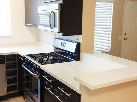 3rd image of 4327 Oregon St APT 6