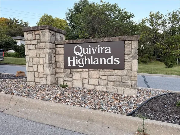 4727 Park St, Shawnee, KS 66216