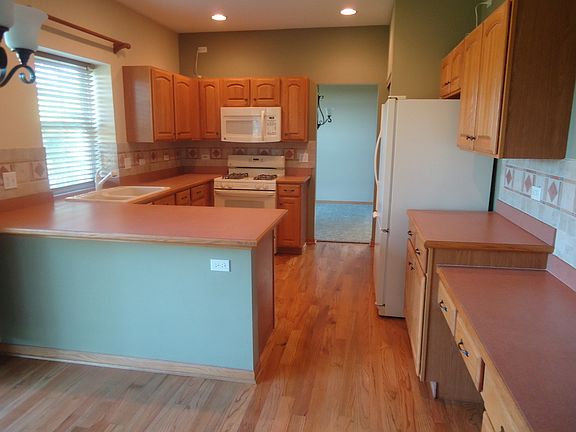 4th image of 10605 Yellowstone Dr