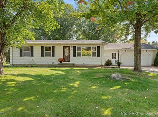 6868 Woodhills Dr NE, Rockford, MI 49341