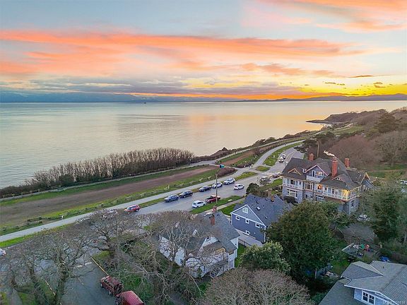 3rd image of 1120 Dallas Rd