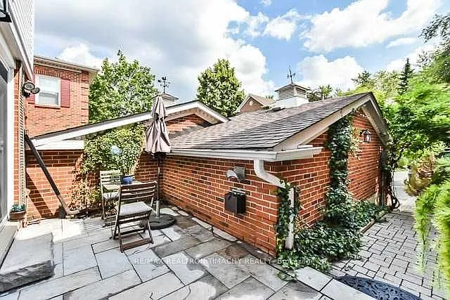 3 bed, $3,900 — Photo 2