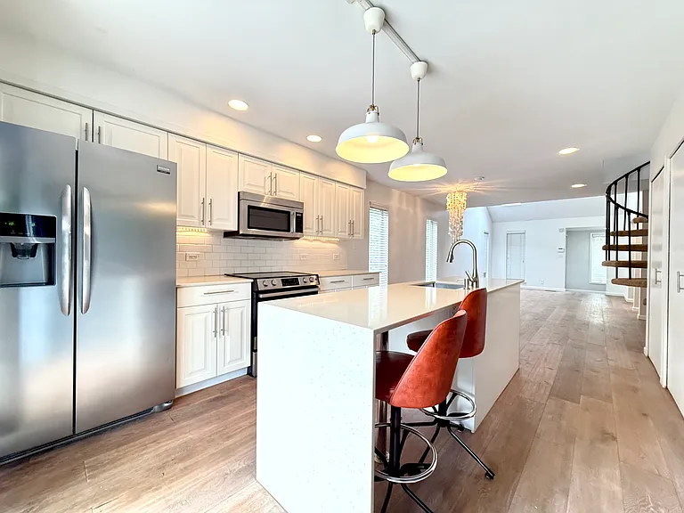 799 Emmons Ave — Photo 9