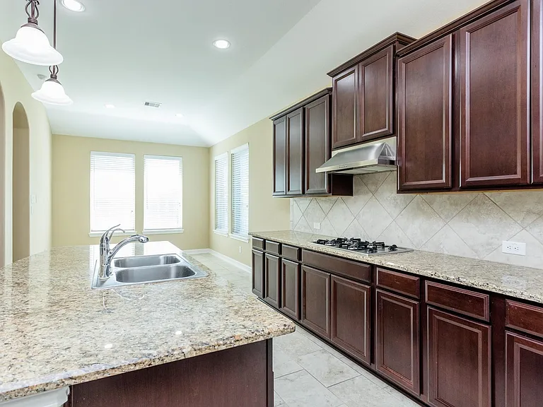 7810 Deep Green Dr — Photo 17