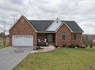 83 Constitution Dr, Wirtz, VA 24184