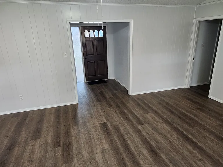 2305 Stockbridge Ct — Photo 29