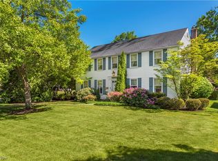 28111 W Oviatt Rd, Bay Village, OH 44140