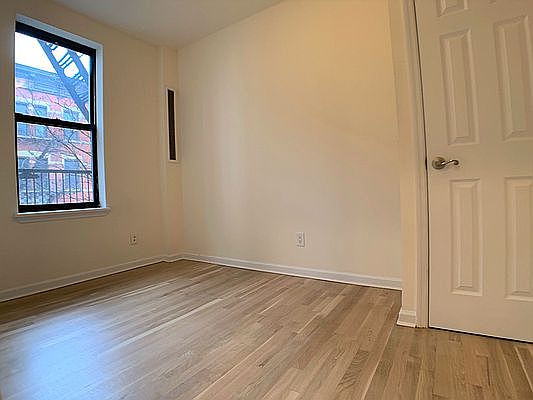 3rd image of 355 W 51st St APT 41