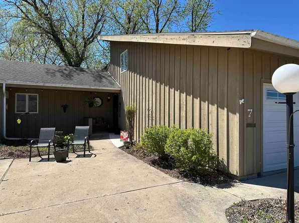 205 Ohio St APT 7, Decorah, IA 52101