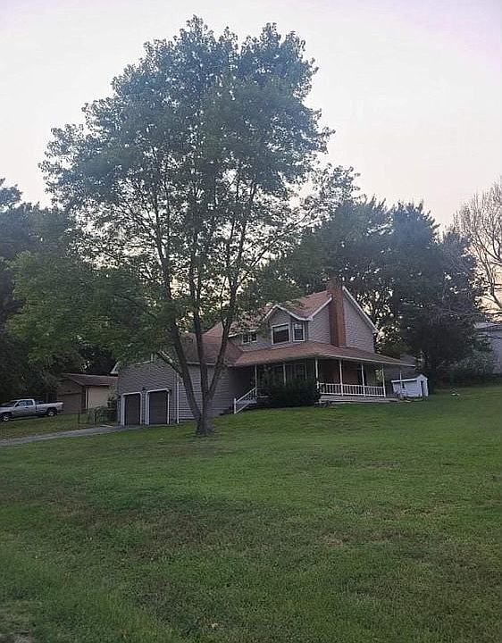 2nd image of 720 Oak Crst