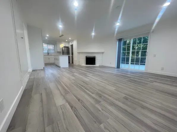 23909 Vanowen St, West Hills, CA 91307
