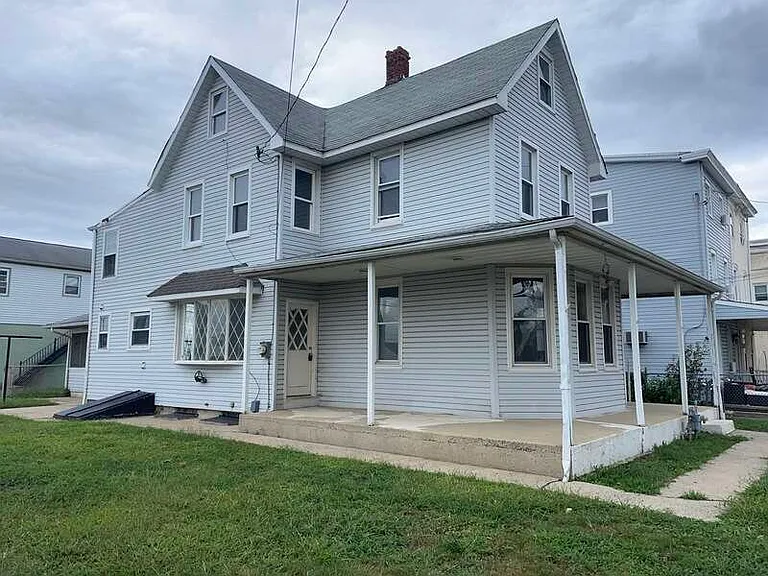702 Market St — Photo 1