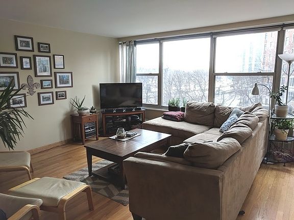 5th image of 3900 N Lake Shore Dr APT 4B