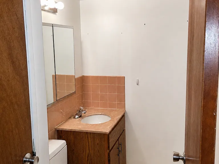 5S070 Pebblewood Ln #G12 — Photo 8