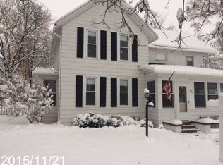 527 Whitewater Ave, Fort Atkinson, WI 53538