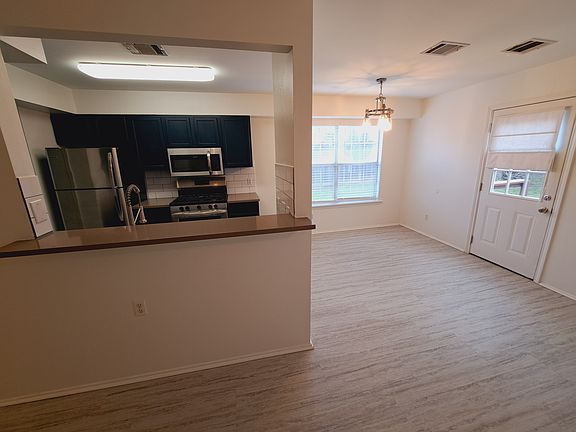 5th image of 6703 Hill Oaks Dr #A