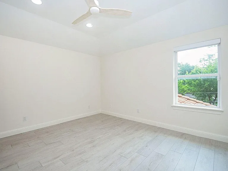 422 Mignon Ln — Photo 34