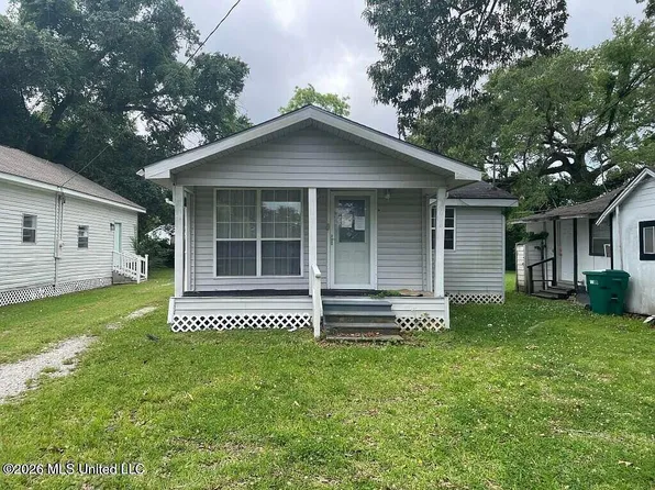 4036 W Pine St, Moss Point, MS 39563