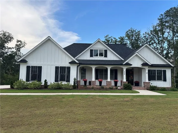208 Sawyers Farm Dr, Waleska, GA 30183
